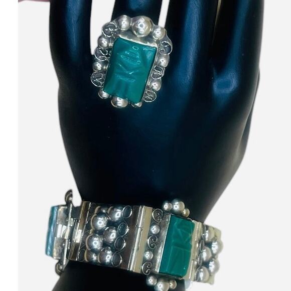 Vintage Jewelry Set Sterling Silver and Green Onyx Bracelet, Ring, and Earrings - Picture 3 of 4